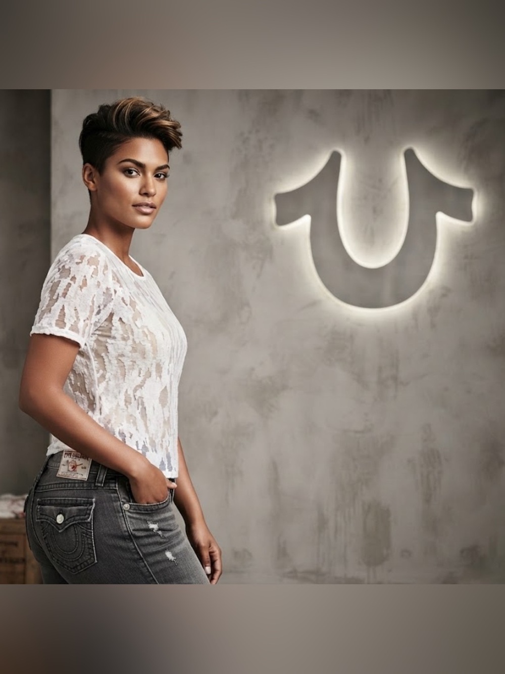 New with tags Authentic True Religion designer lace top sz L